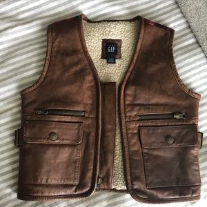 Gap vest